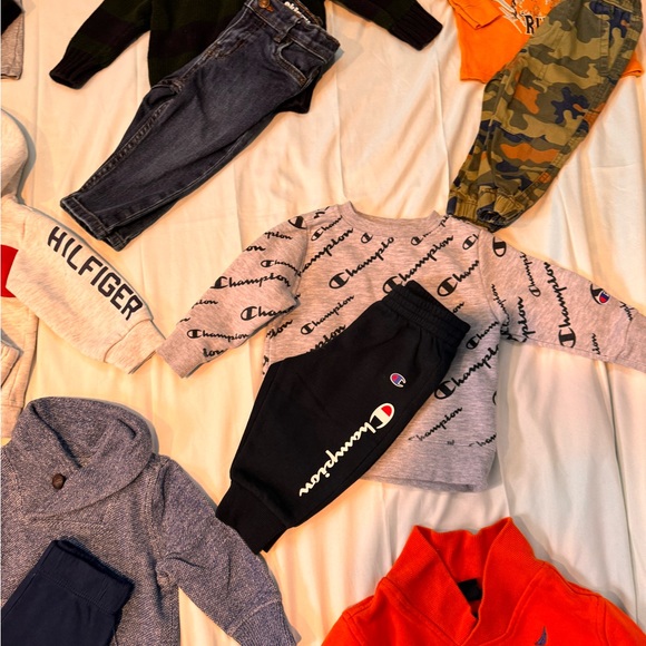 34 pieces. 16 matching outfits 12 and 12 to 18 months - Picture 3 of 9